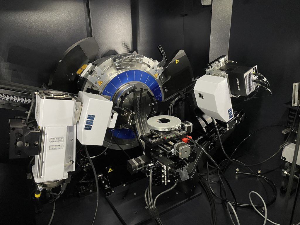 Bruker D8 Discovery - machine image