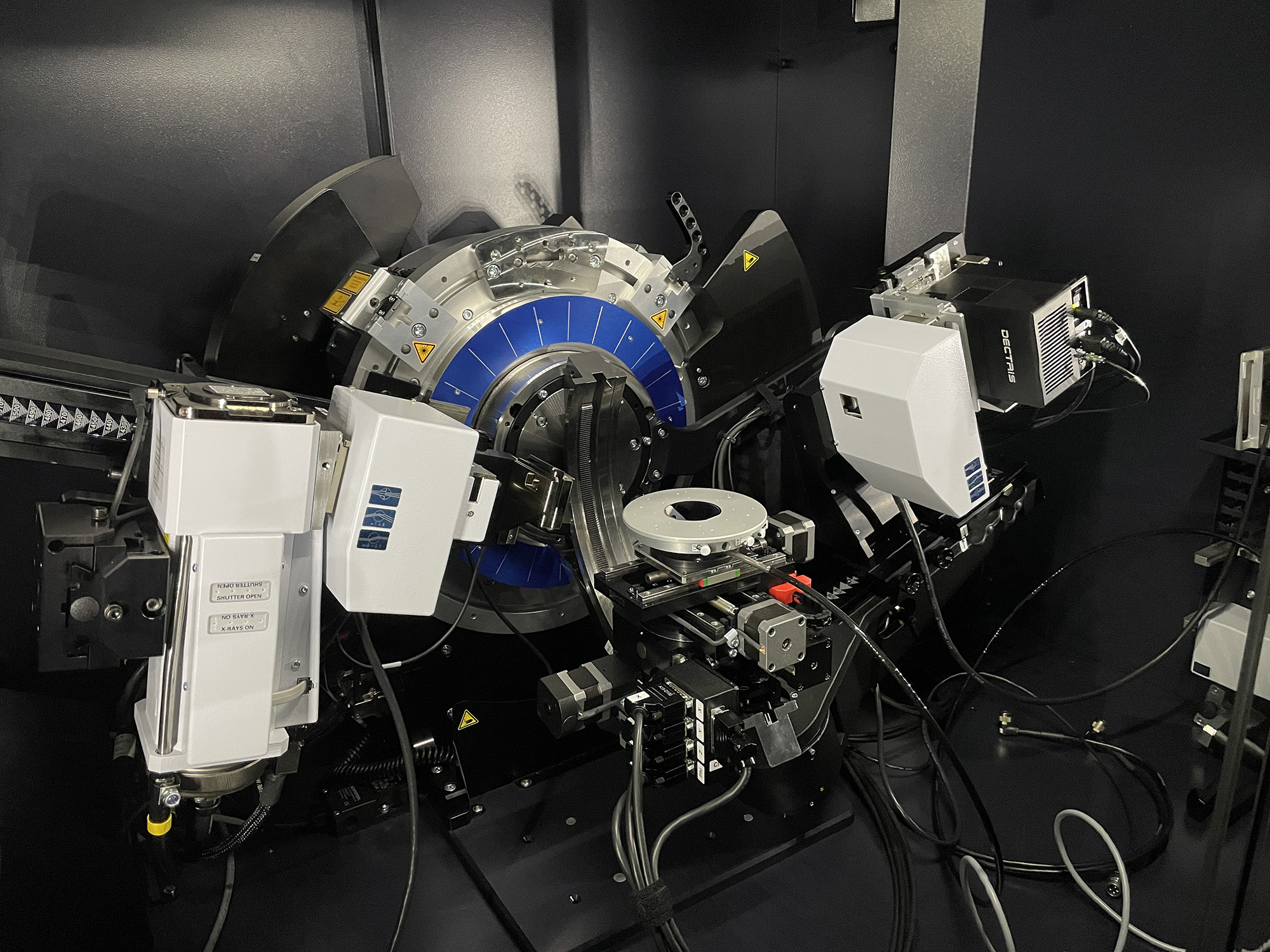 Bruker D8 Discovery - machine image